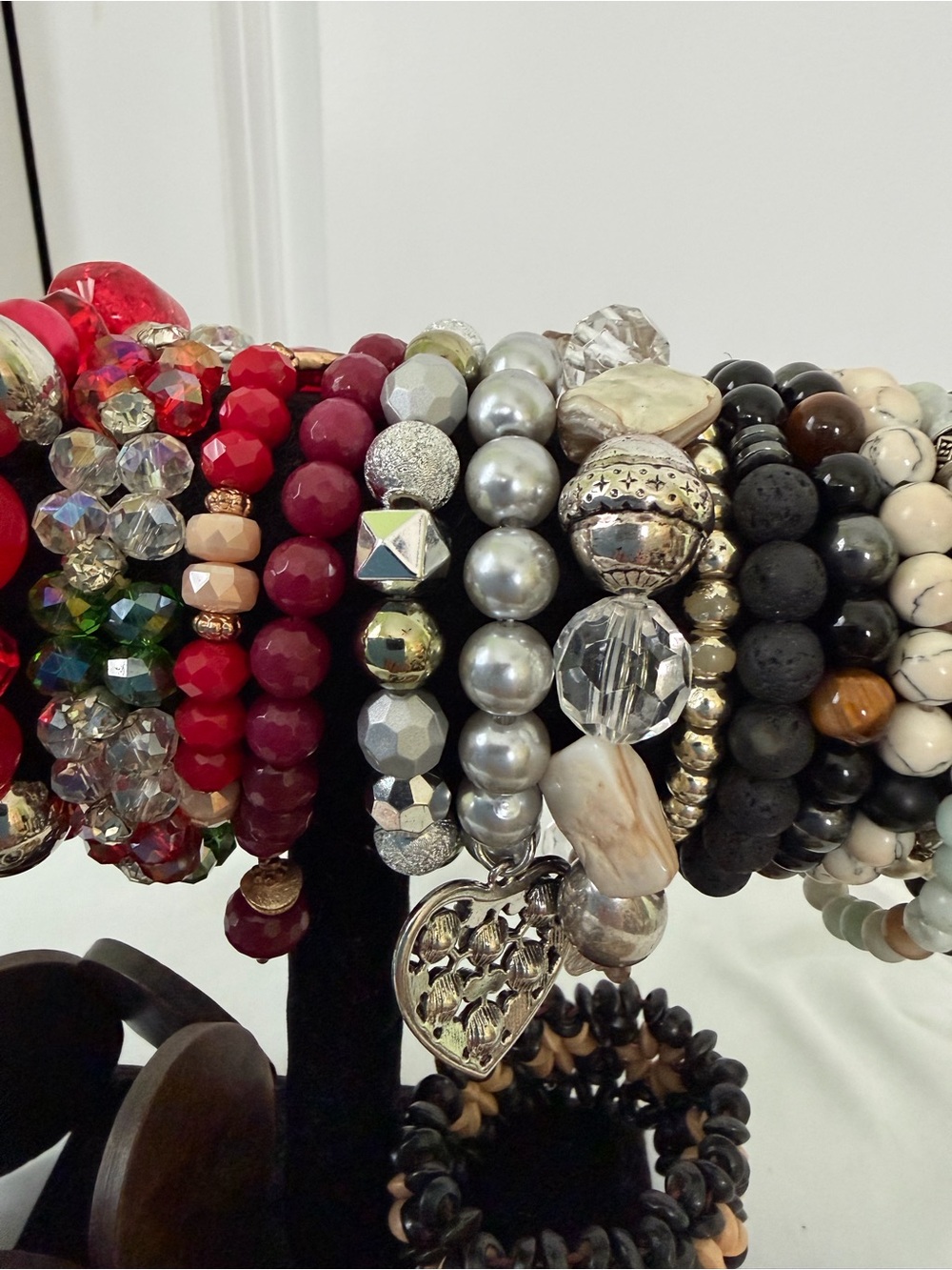 34-Piece Mixed Stretch Bracelets Lot 🔥 Glass, Wood, Stone + - Picture 5 of 10